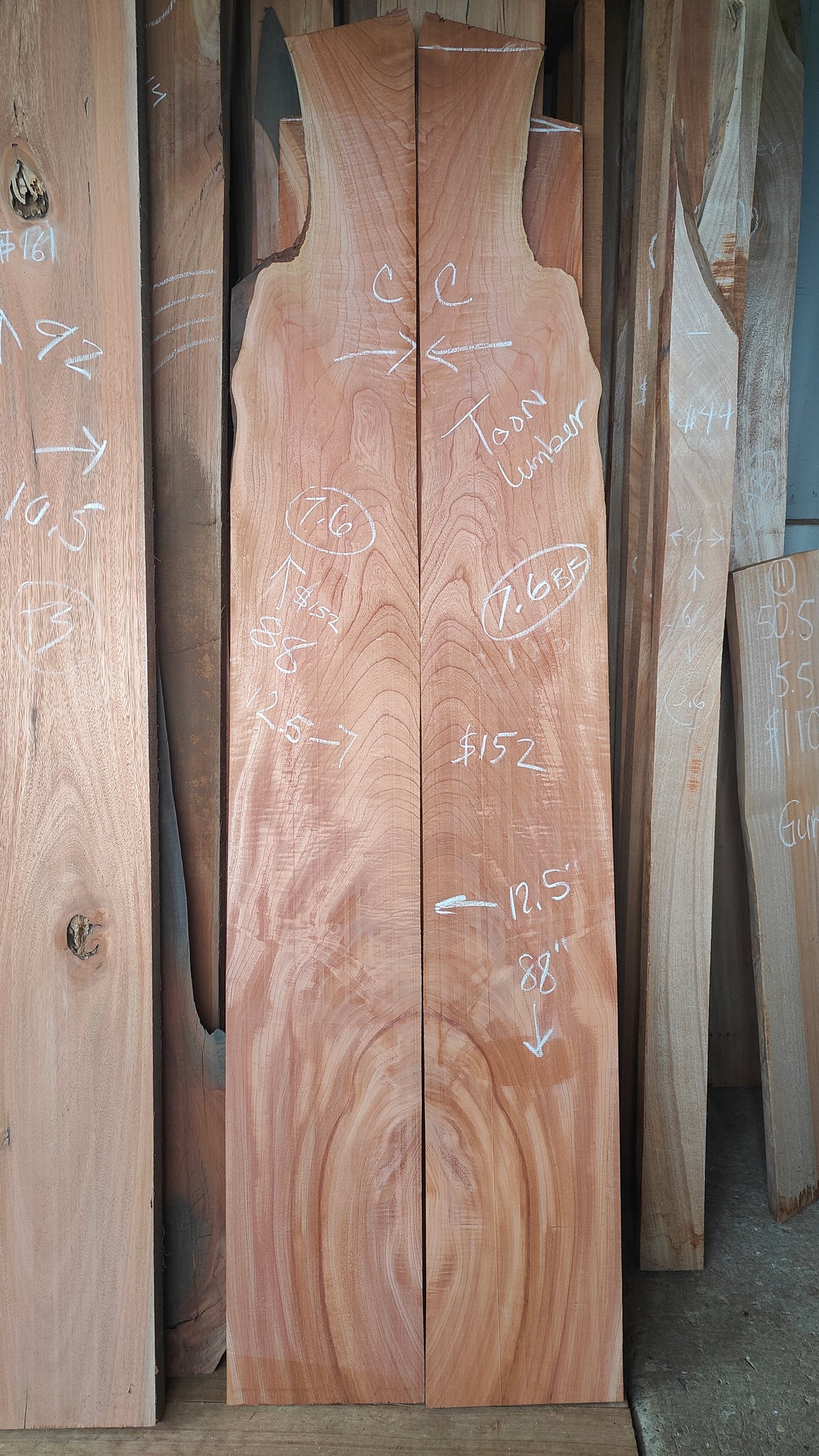 Toon, bookmatçhed lumber, C C