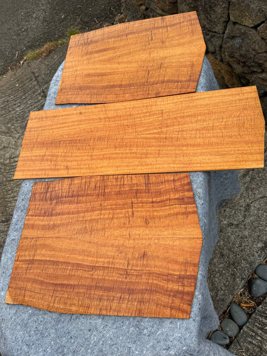 “The Santriani” 3A Curly Koa Baritone Ukulele 6pc set