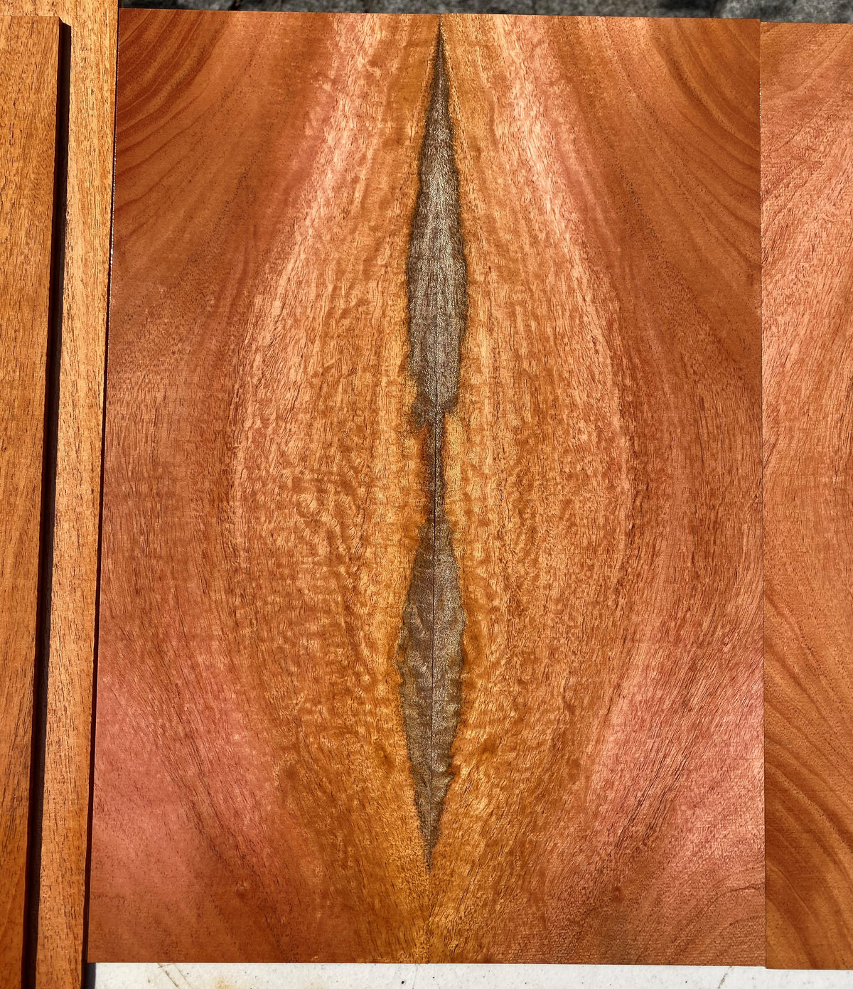 Curly Cuban Mahogany Tenor Ukulele Set
